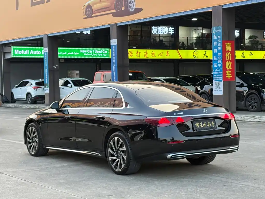 Mercedes-Benz E-Class — миниатюра 16