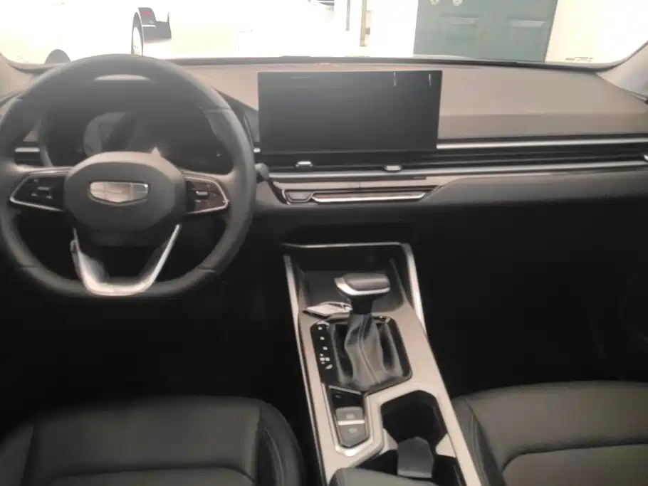 Geely Emgrand — миниатюра 12