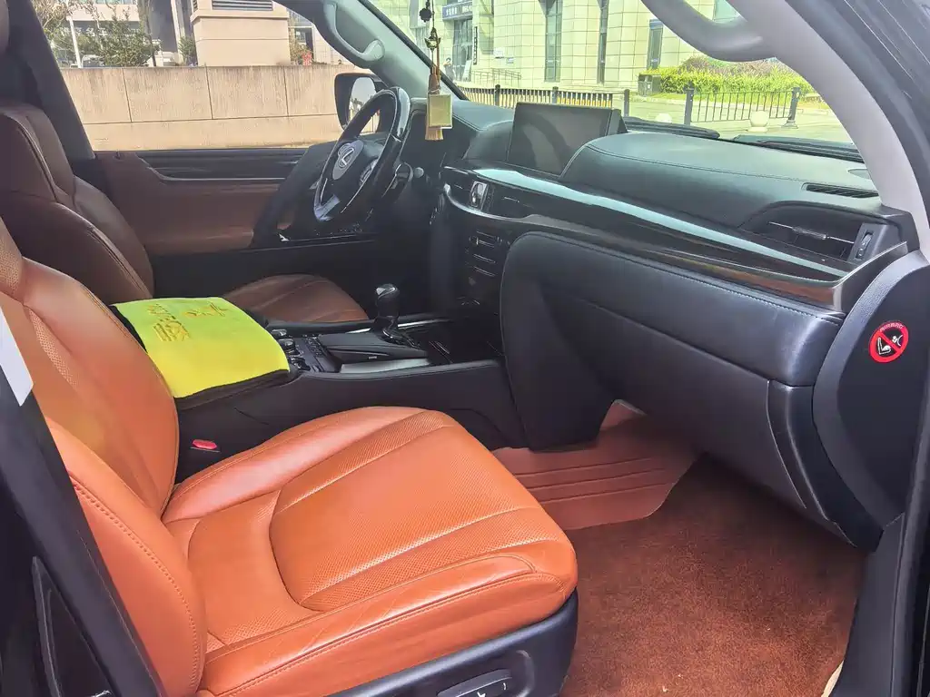 Lexus LX — миниатюра 6