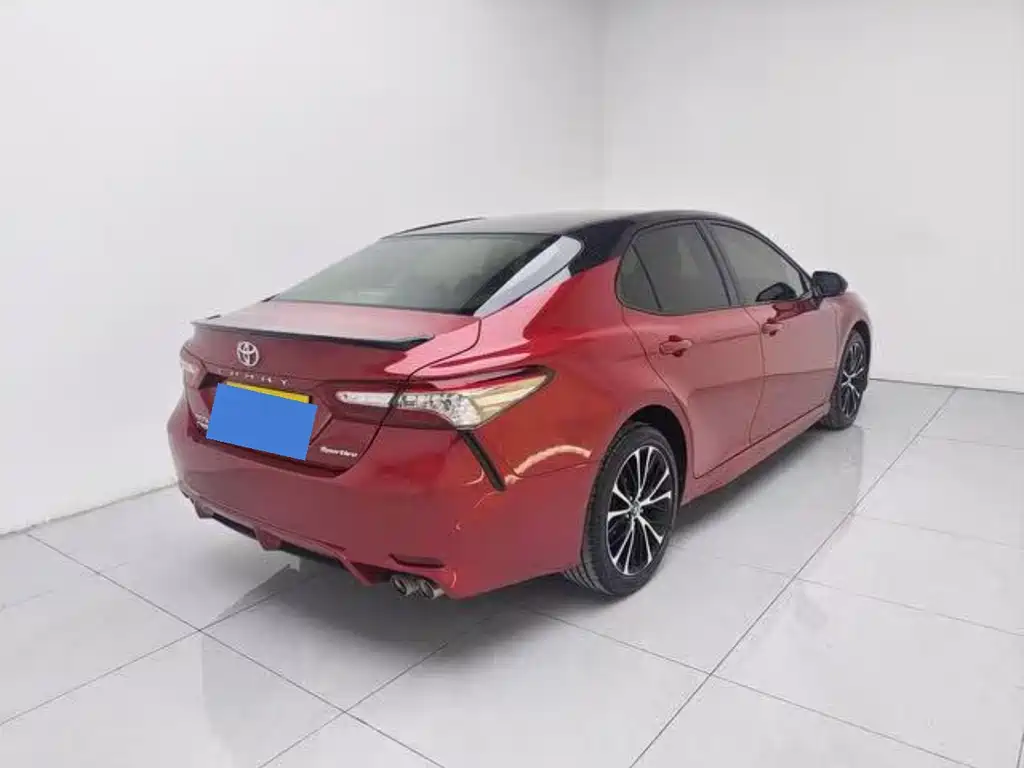 Toyota Camry — миниатюра 8