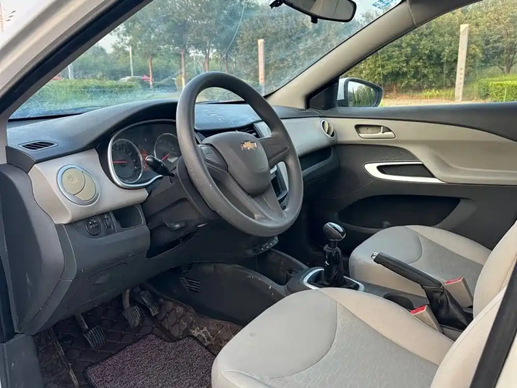 Chevrolet Sail — миниатюра 8