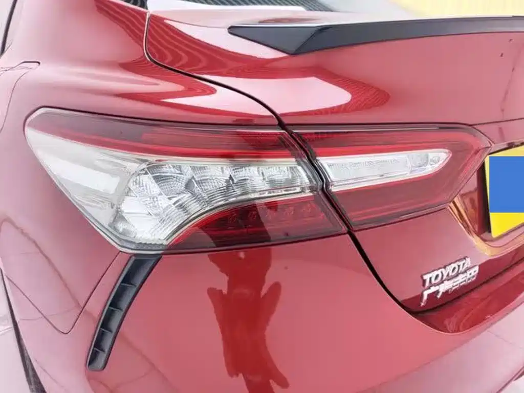 Toyota Camry — миниатюра 18