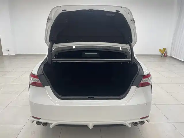 Toyota Camry 2021 2.0S