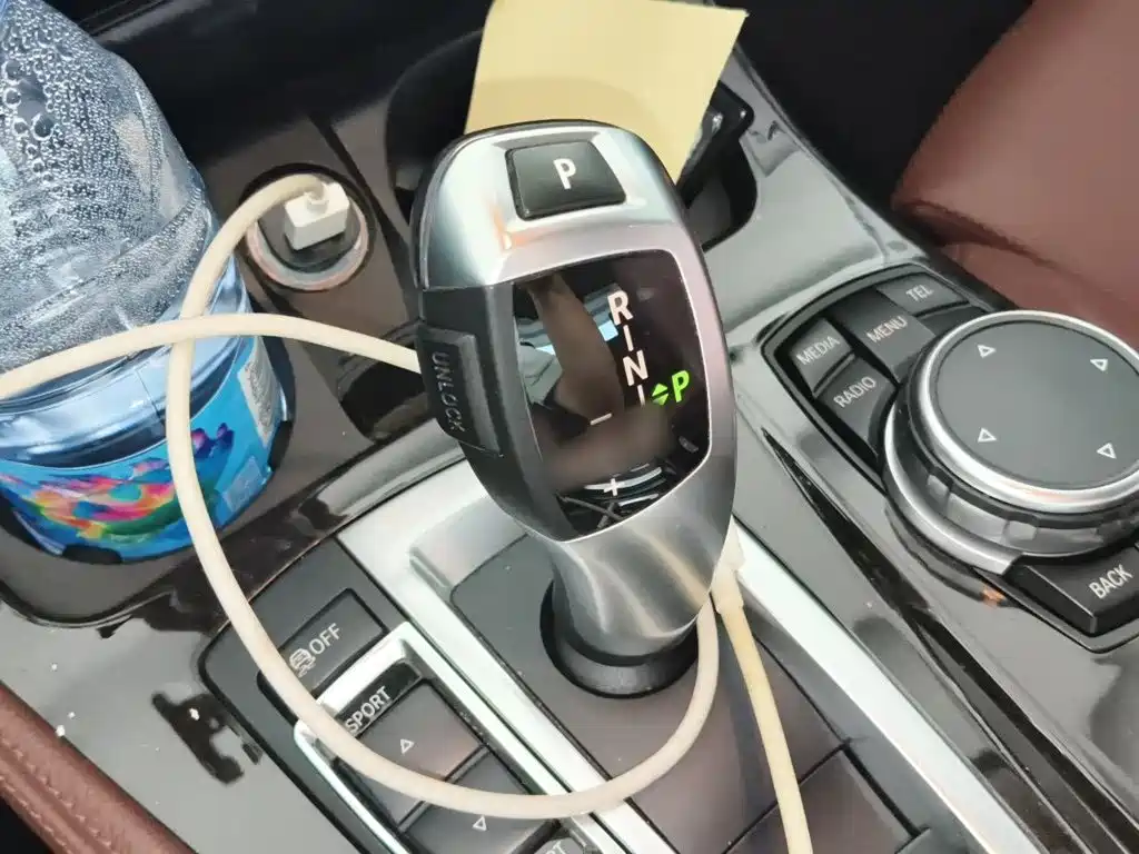 BMW 5 Series — миниатюра 7