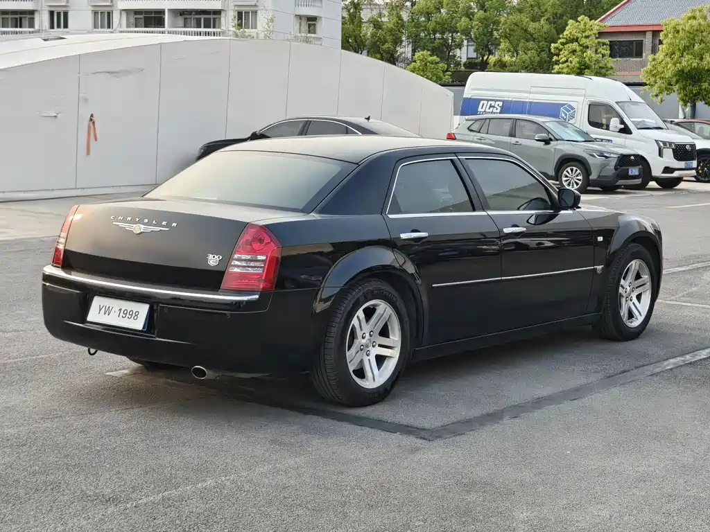 Chrysler 300C 2007 2.7L