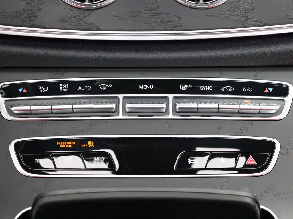 Mercedes-Benz E-Class (Import) — миниатюра 17