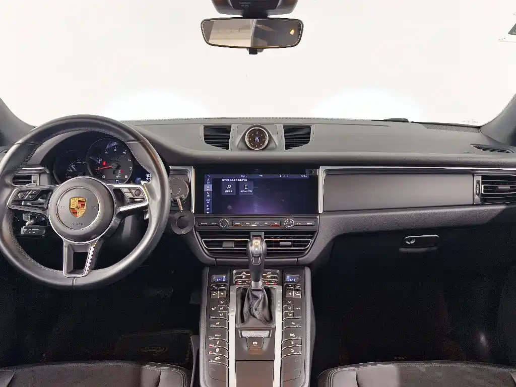 Porsche Macan — миниатюра 8