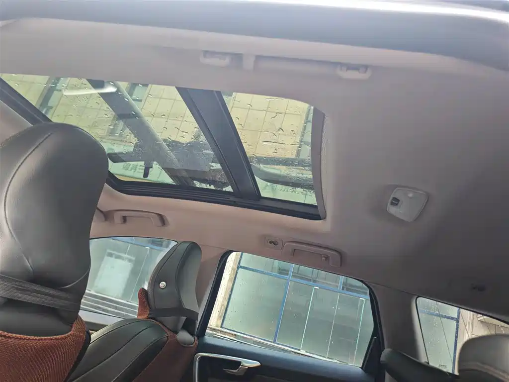 Volvo XC60 — миниатюра 12