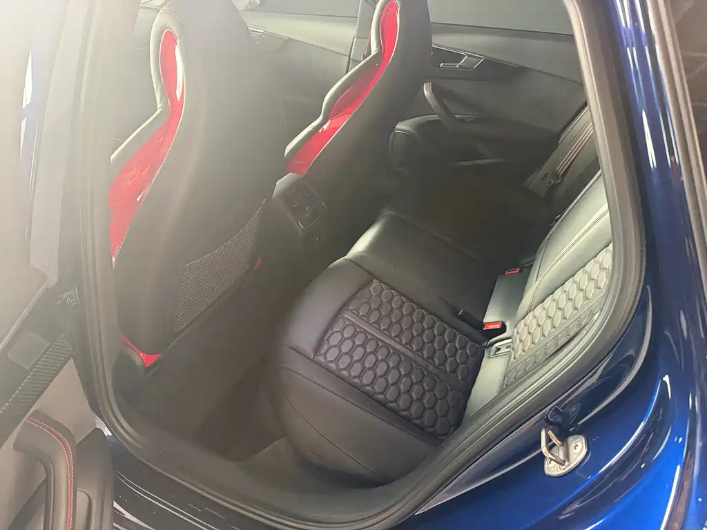 Audi RS 4 — миниатюра 4