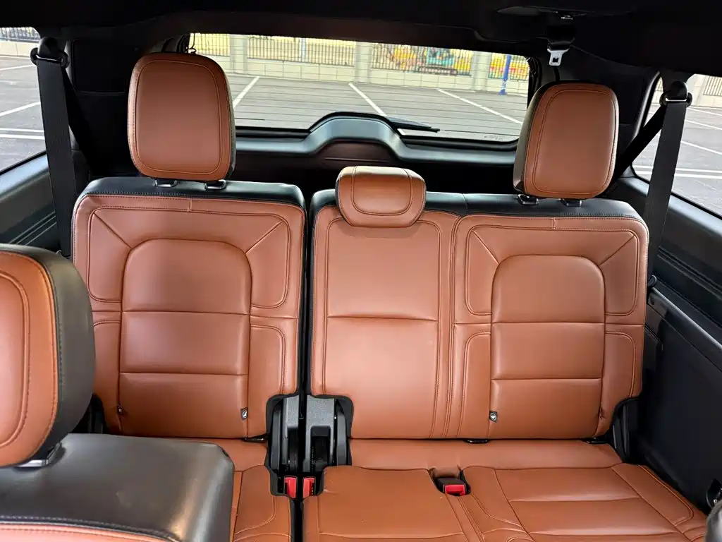 Lincoln Navigator — миниатюра 28