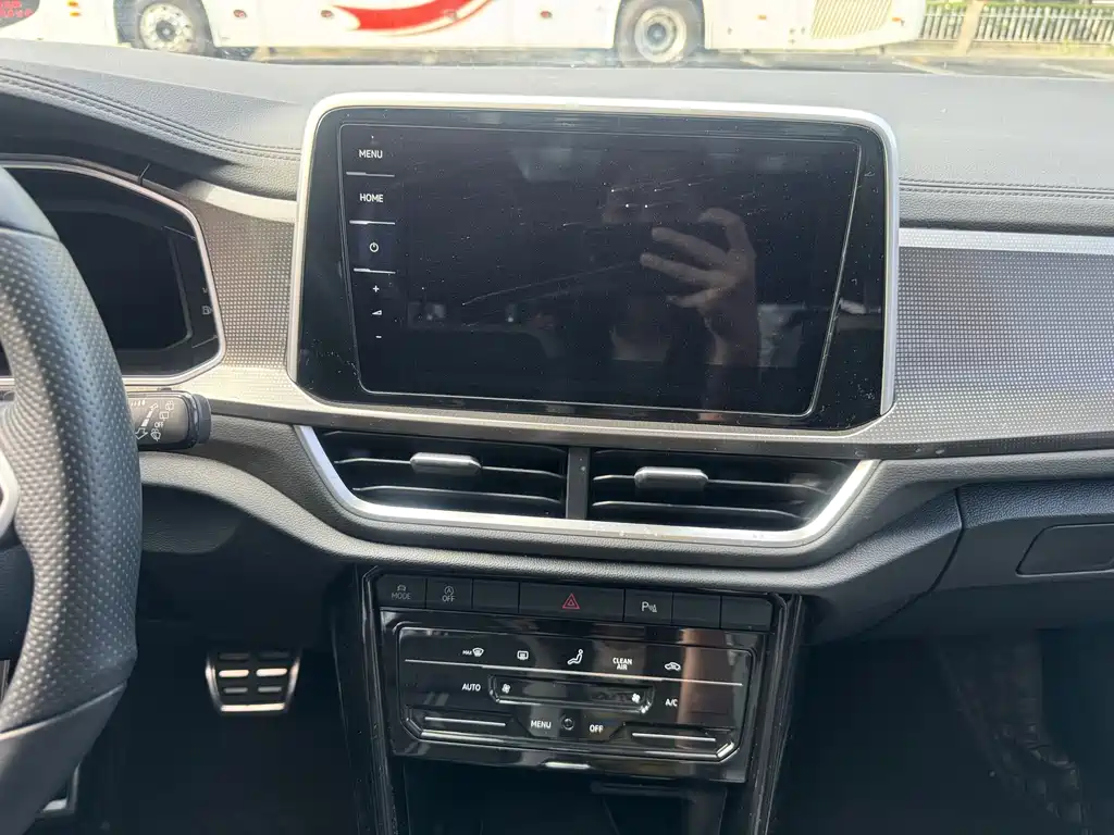 Volkswagen T-Roc — миниатюра 8