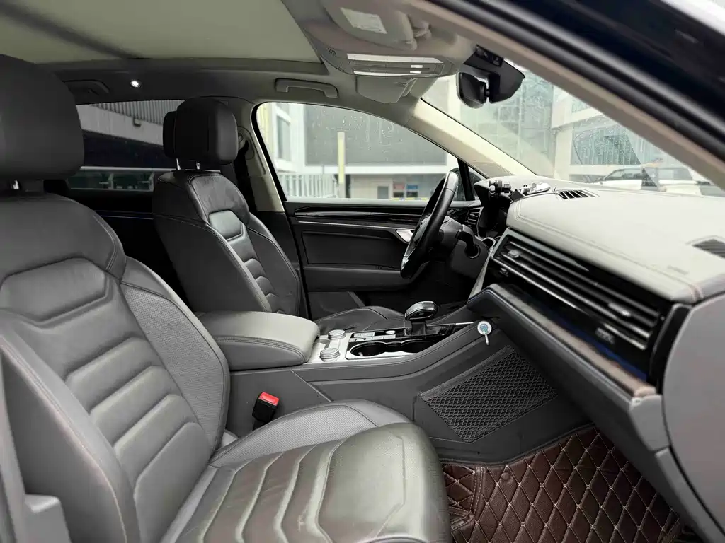 Volkswagen Touareg — миниатюра 6