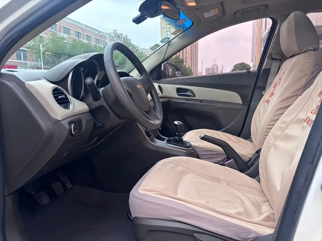 Chevrolet Cruze — миниатюра 7