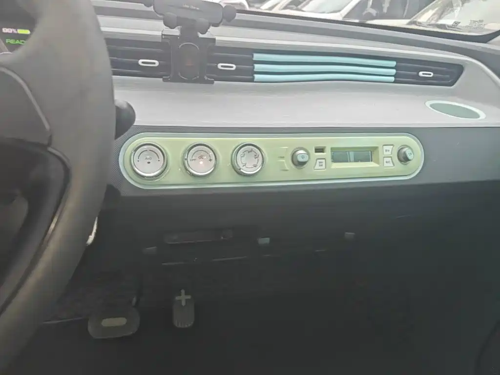 Wuling MINIEV — миниатюра 13