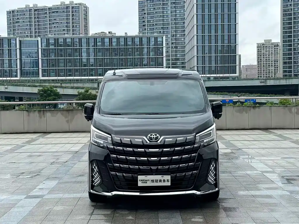 Toyota Hiace — миниатюра 2
