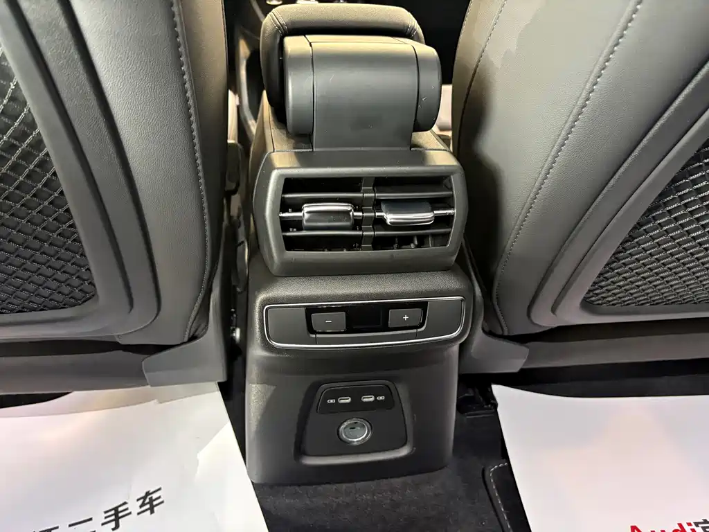 Audi Q4 e-tron — миниатюра 9