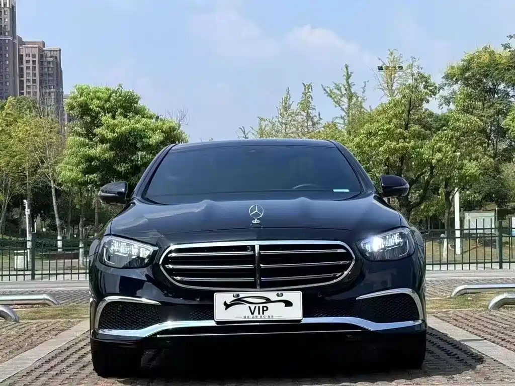 Mercedes-Benz E-Class — миниатюра 2