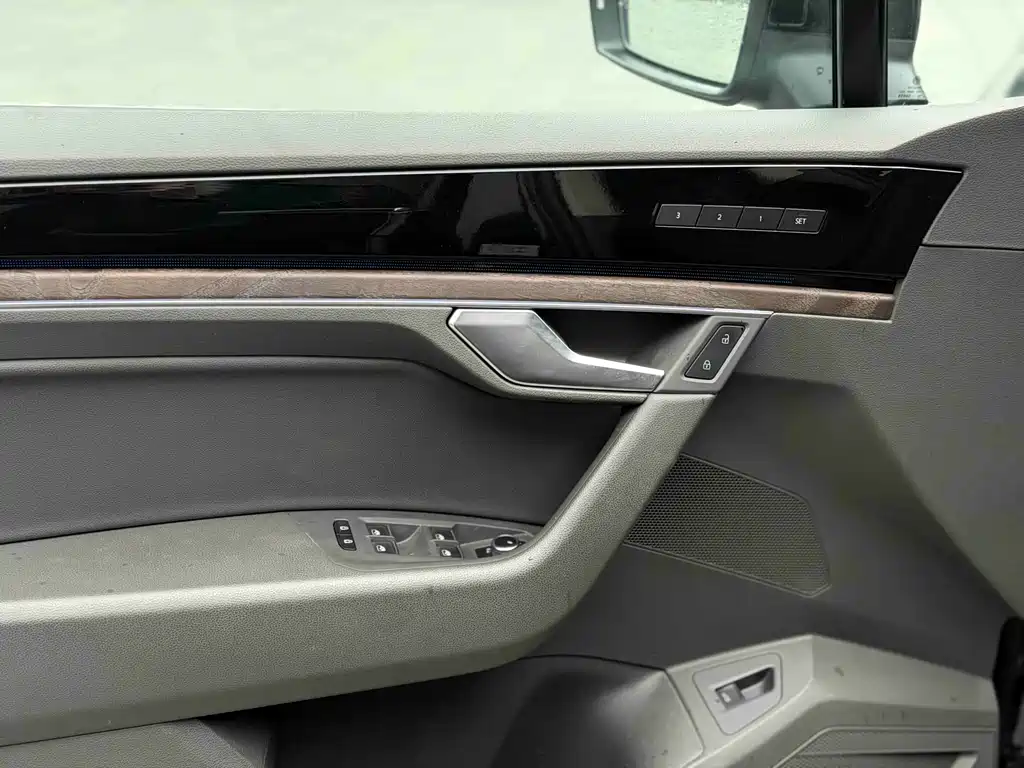 Volkswagen Touareg — миниатюра 8