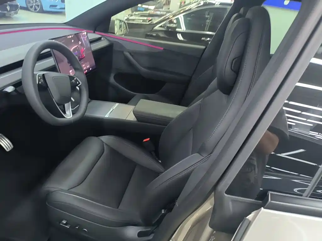 Tesla Model Y L — миниатюра 15