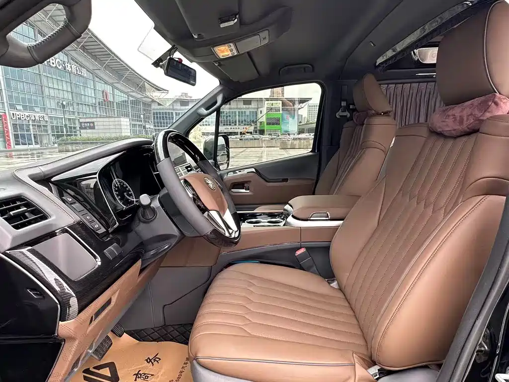 Toyota Hiace — миниатюра 12