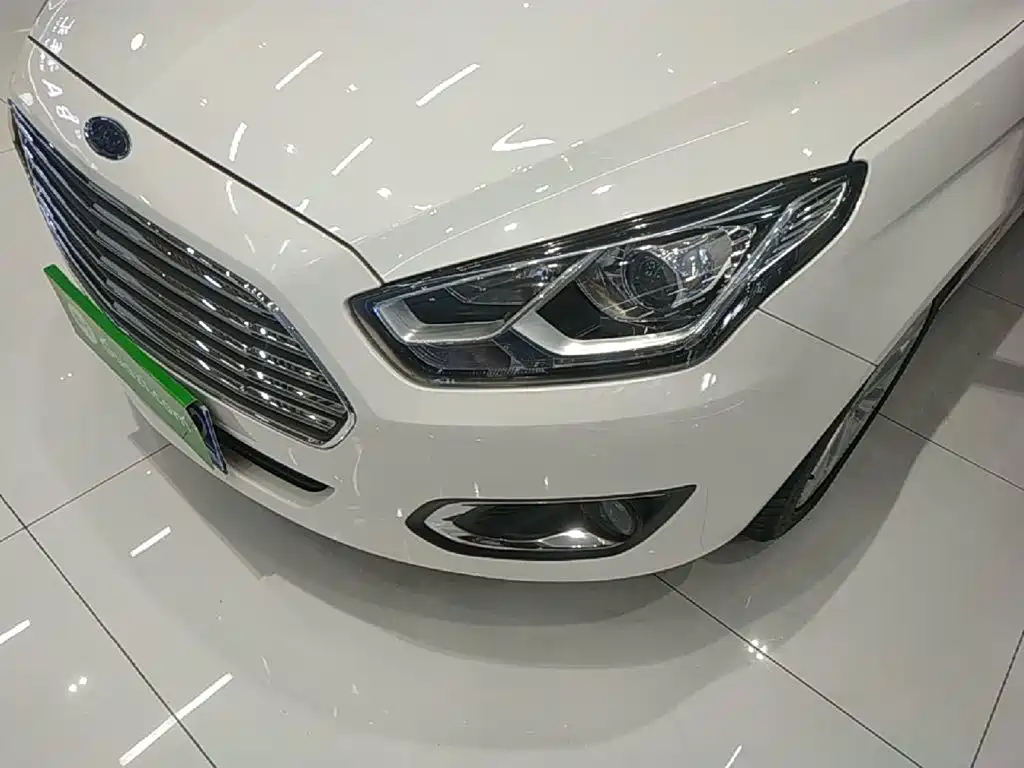 Ford Escort — миниатюра 24
