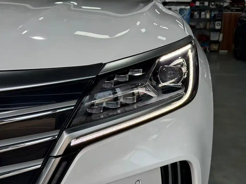 Roewe MARVEL X — миниатюра 3