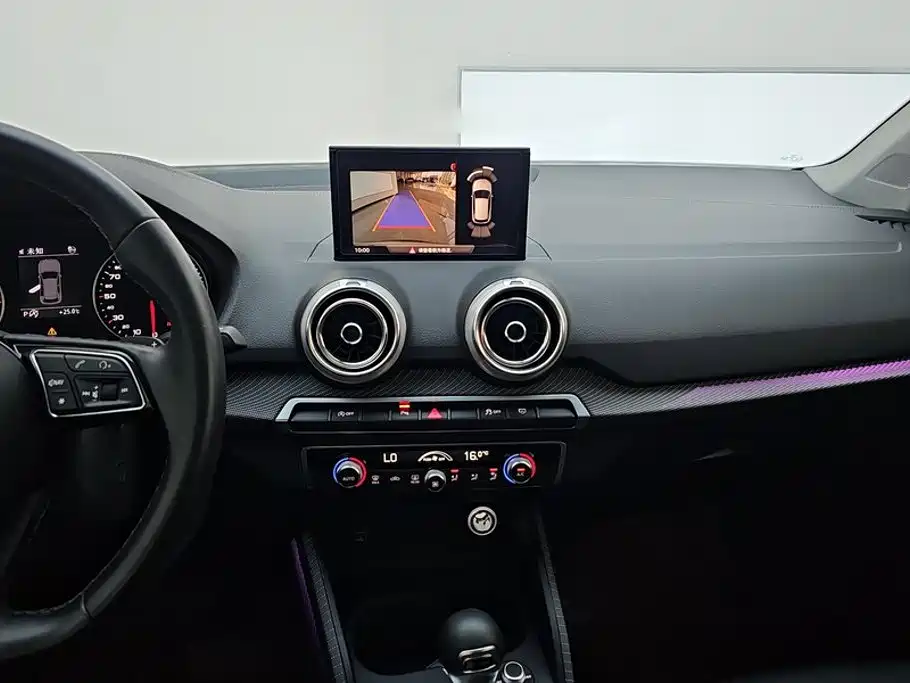 Audi Q2L — миниатюра 13