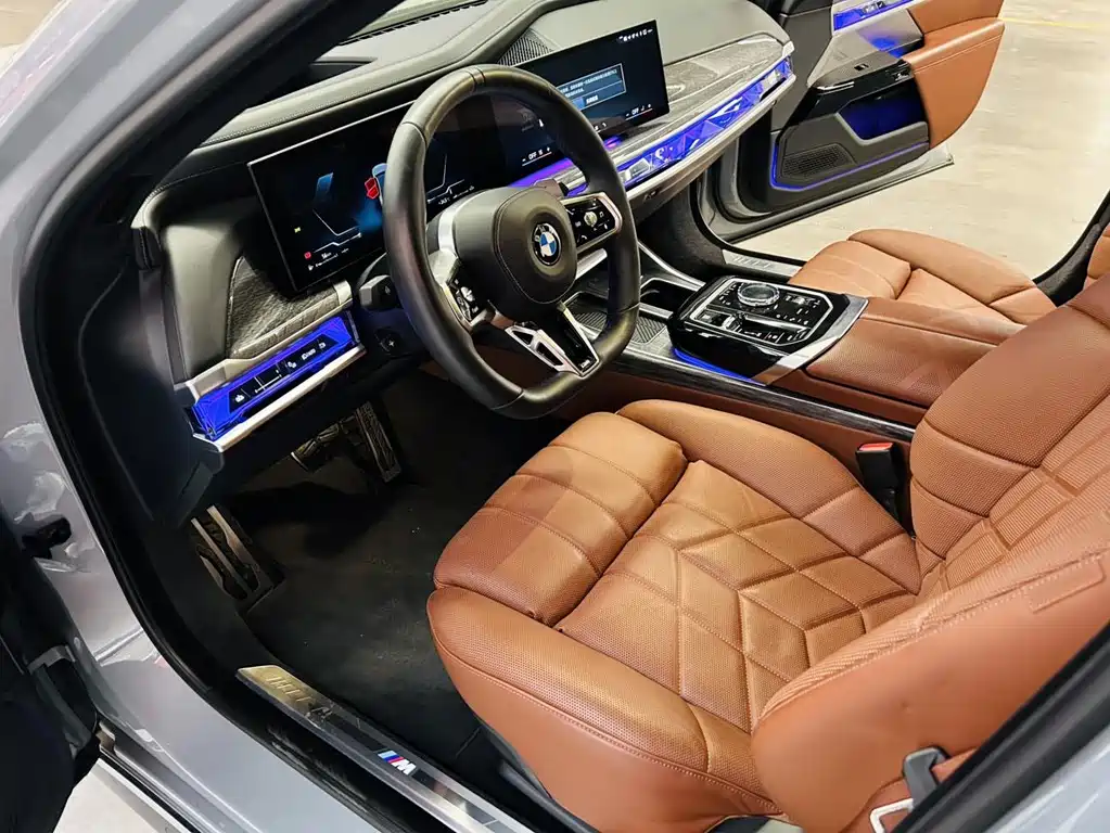 BMW 7 Series — миниатюра 8