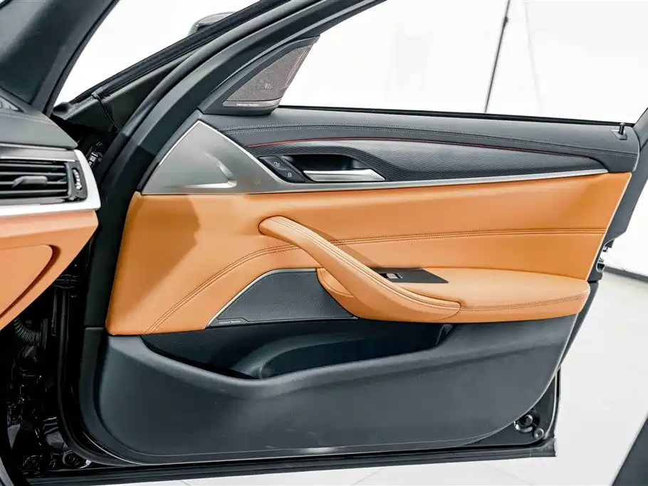 BMW 5 Series (Import) — миниатюра 13