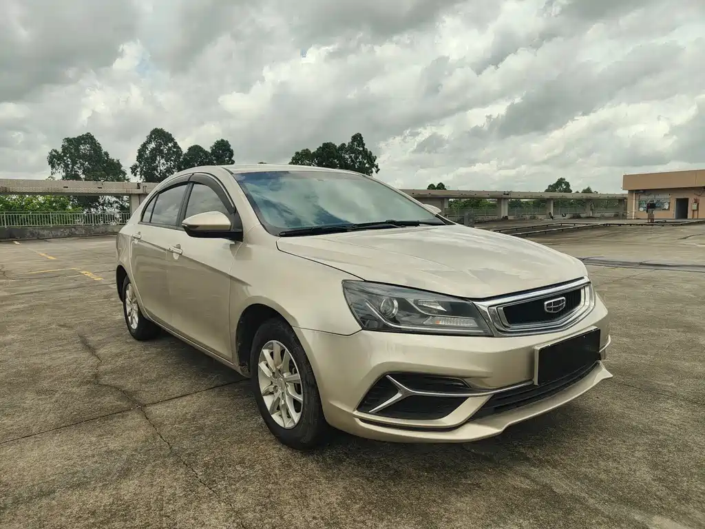 Geely Emgrand - фото 3