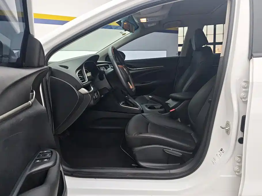 Buick Excelle — миниатюра 9