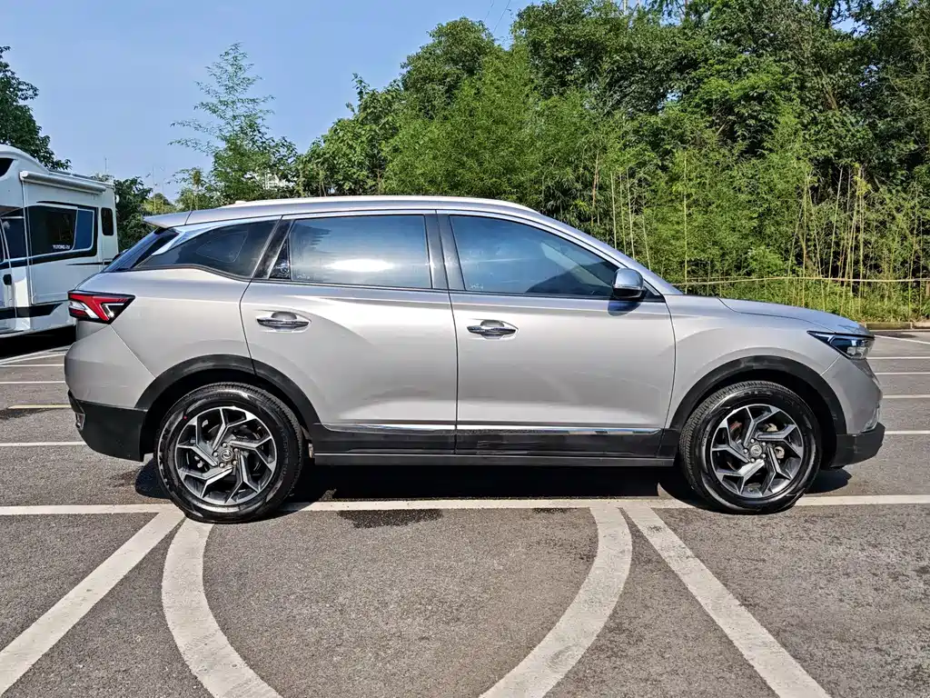 Dongfeng AX7 2020 1.6T AT AI VI