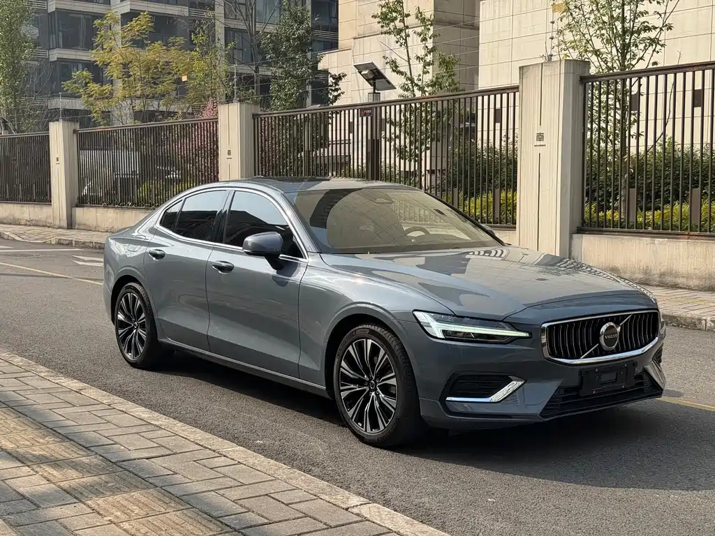 VOLVO S60