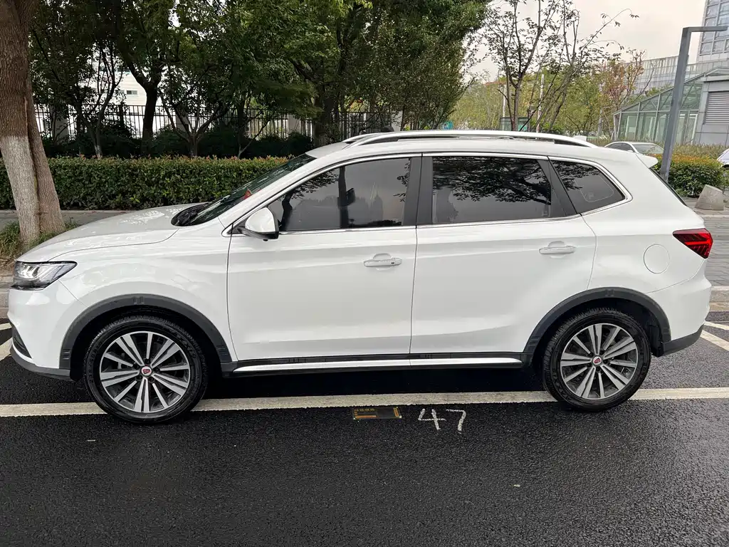 Roewe RX5 — миниатюра 4