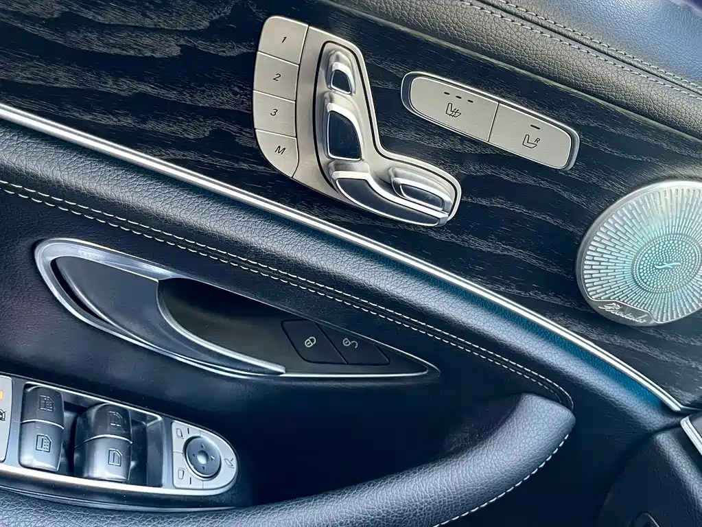 Mercedes-Benz E-Class — миниатюра 9