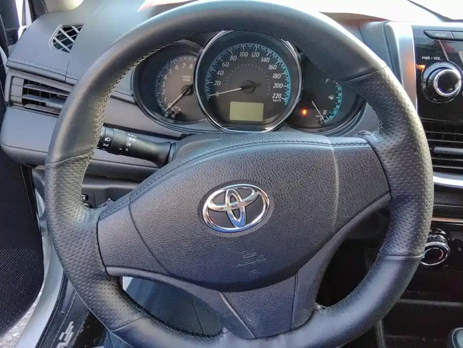 Toyota Yaris L — миниатюра 15