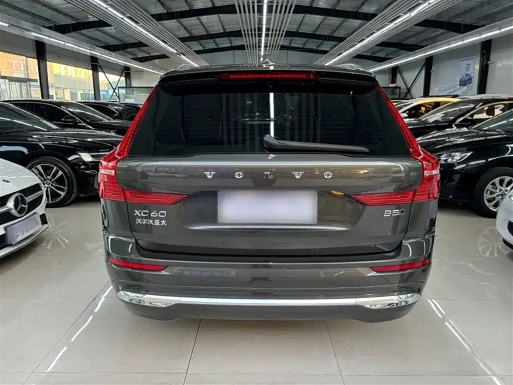 Volvo XC60 2022 B5 Luxury