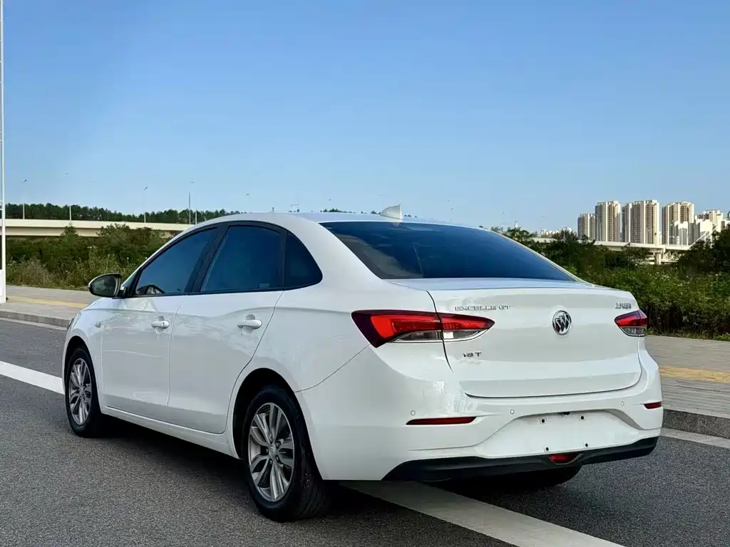Buick Excelle — миниатюра 7