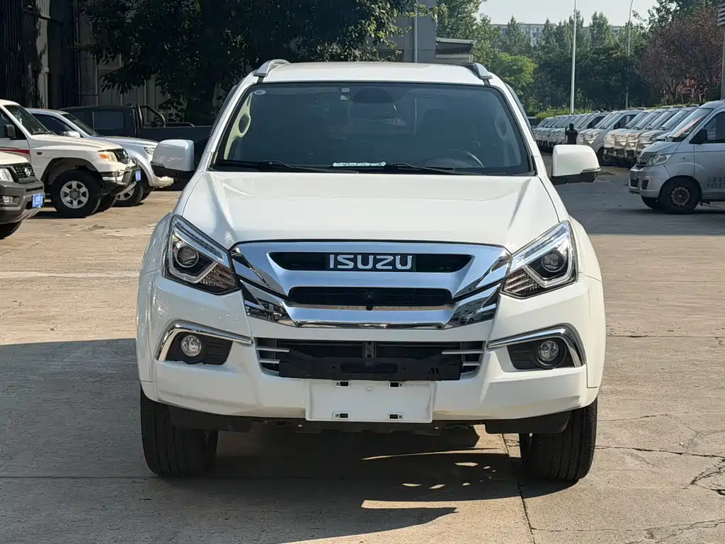 Isuzu MU-X — миниатюра 2