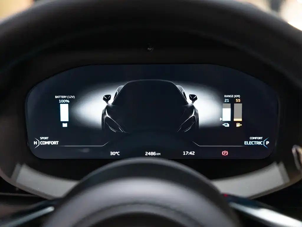 McLaren Artura — миниатюра 10