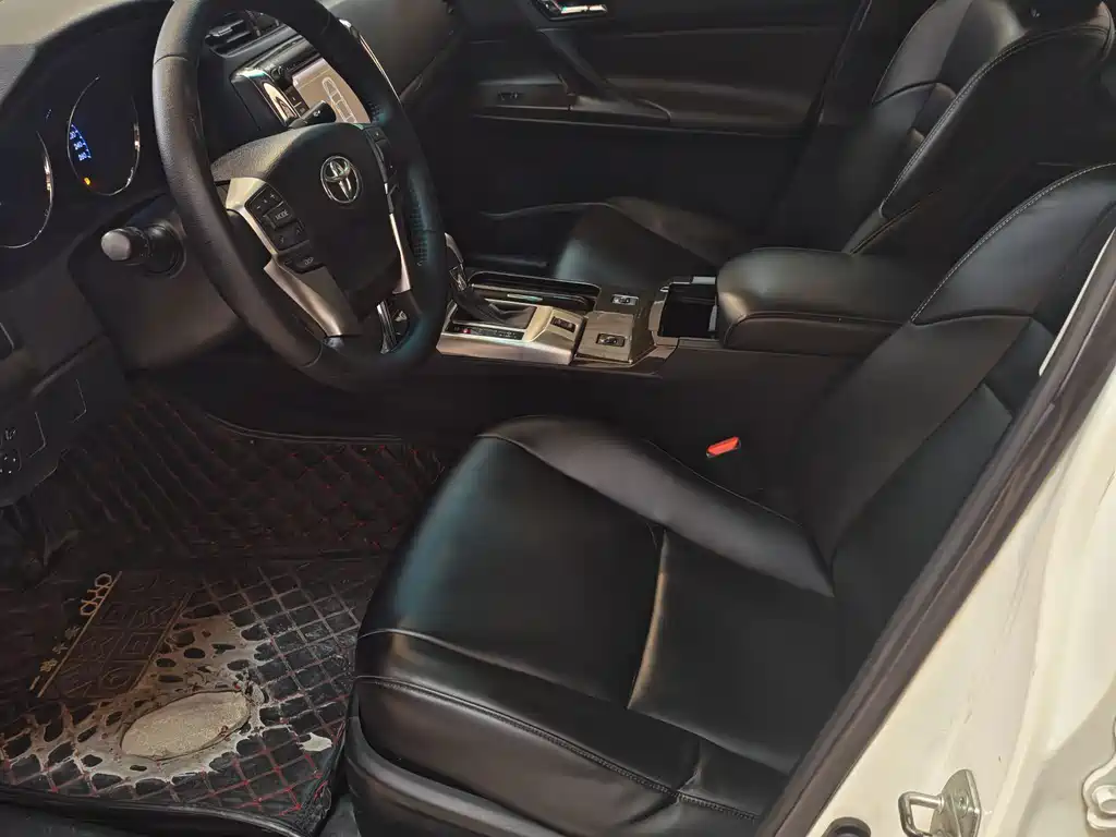 Toyota Reiz — миниатюра 5