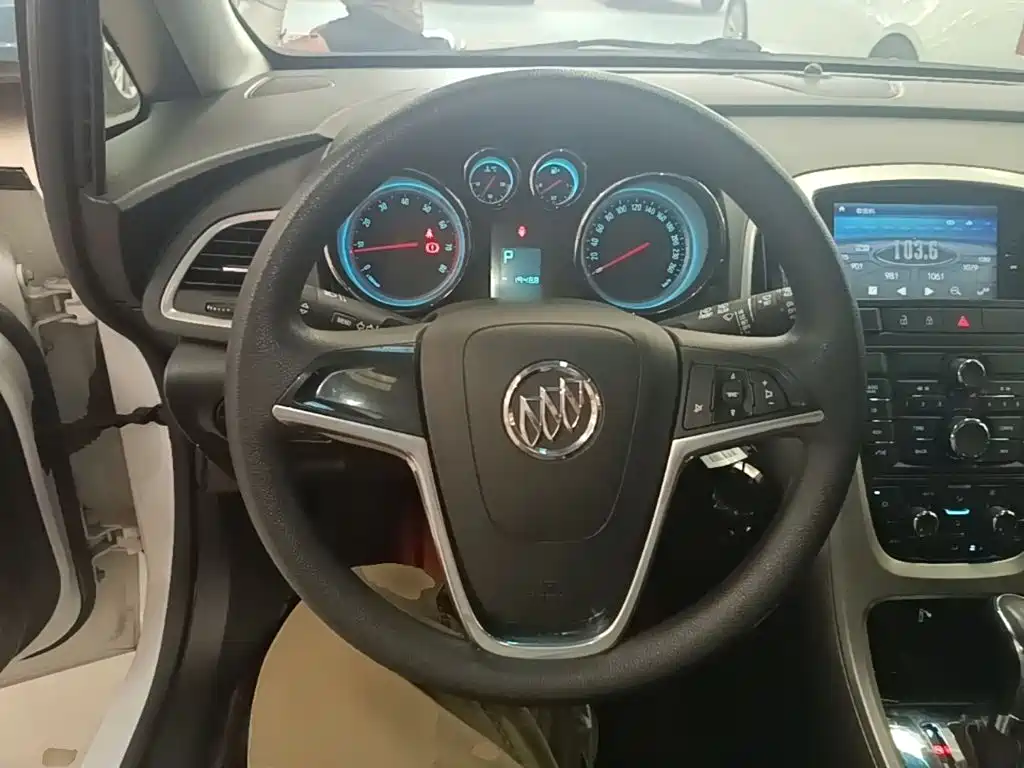 Buick Excelle — миниатюра 11