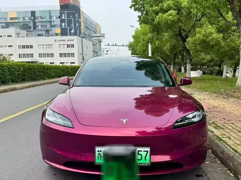 Tesla Model 3 2025