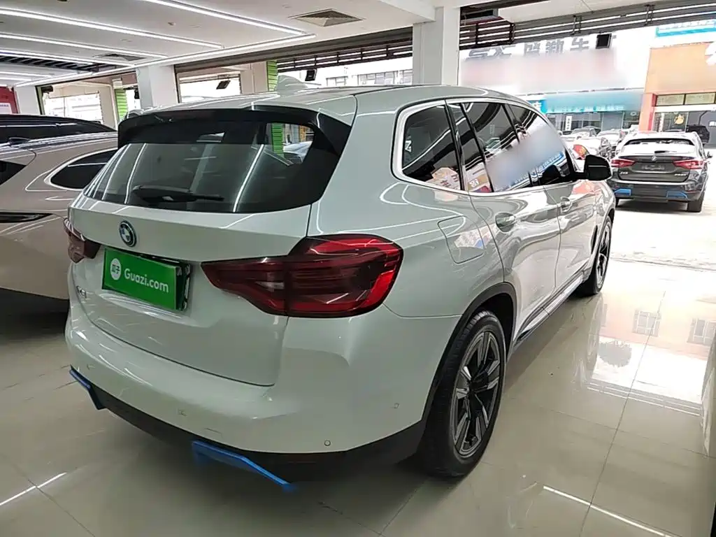 BMW iX3 — миниатюра 7
