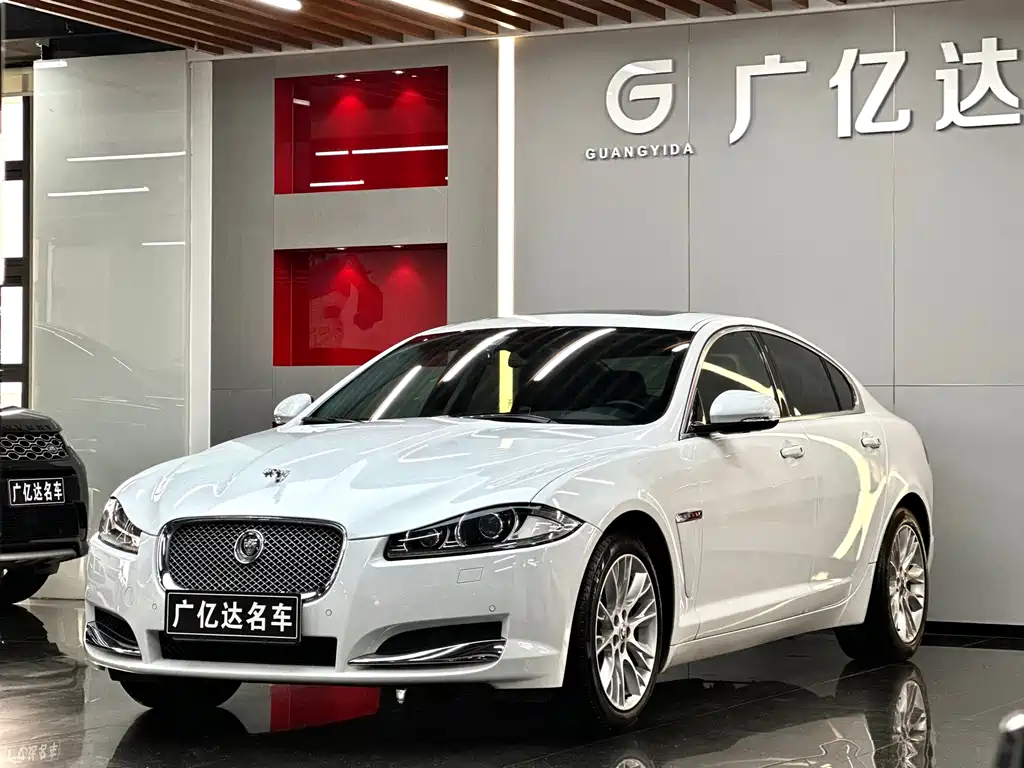 Jaguar XF 2013