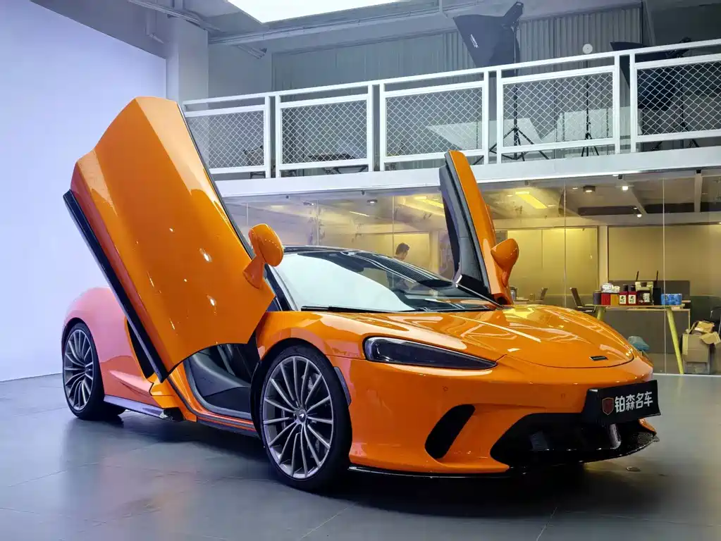 McLaren GT — миниатюра 3