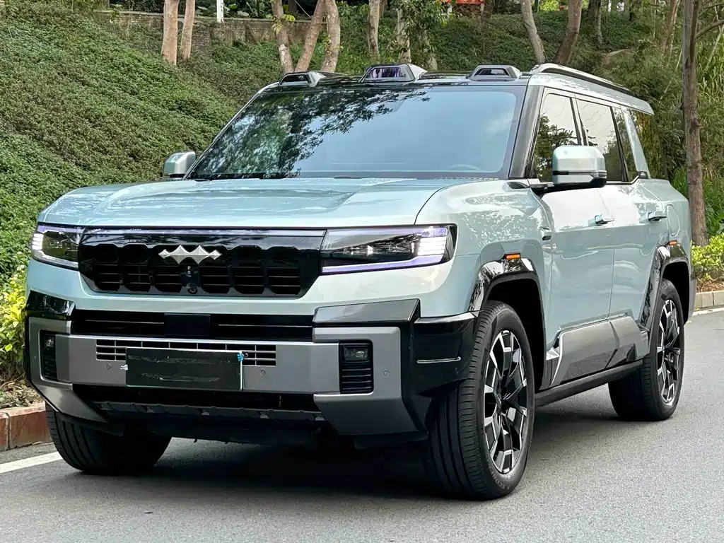 Fang Cheng Bao Leopard 8 2024