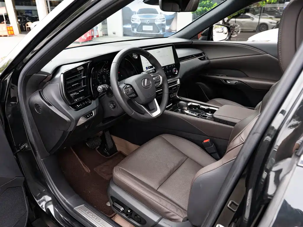 Lexus RX — миниатюра 9