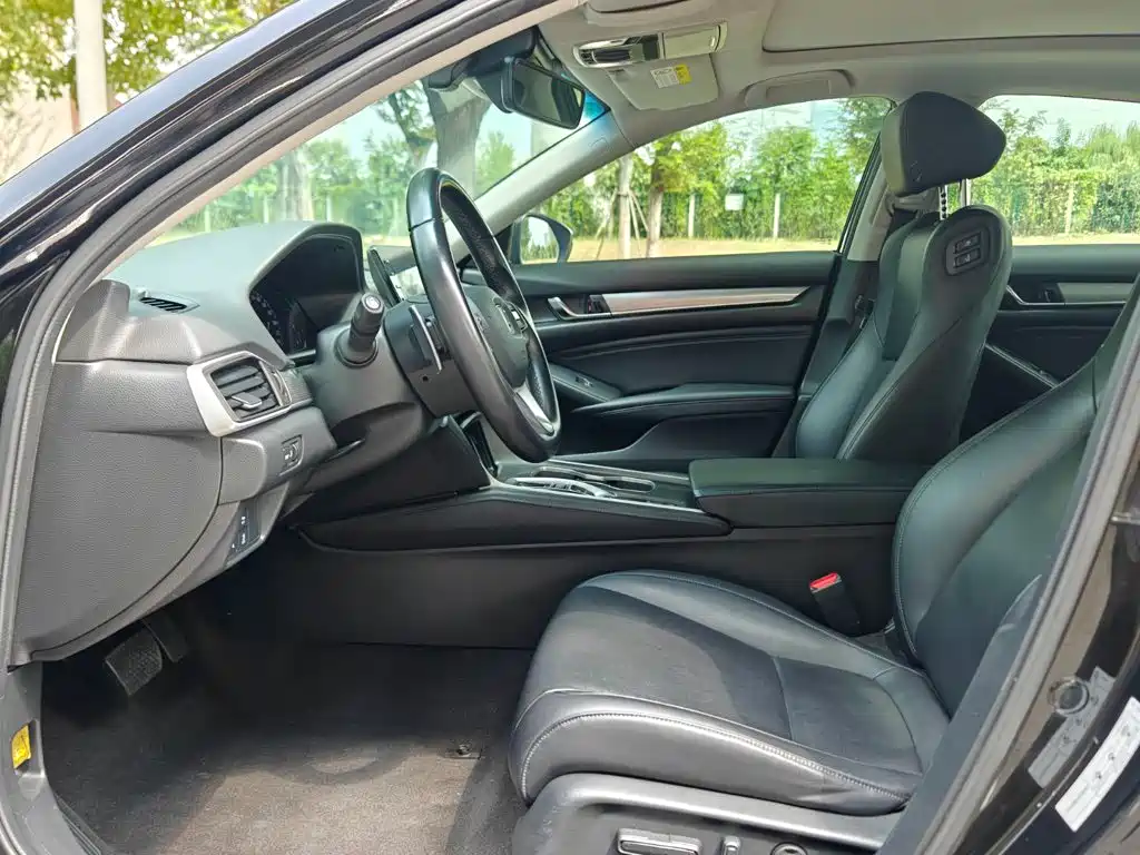 Honda Accord — миниатюра 12
