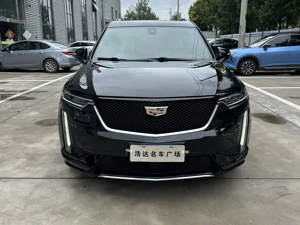 CADILLAC XT6